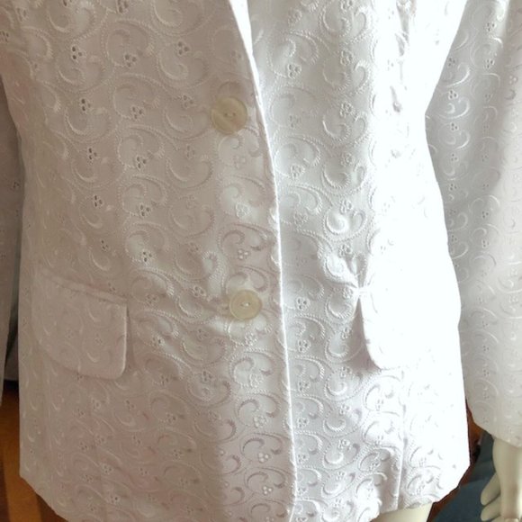 Gorgeous eyelet Tudor Court By Haband crisp white blazer Size L - Picture 4 of 14